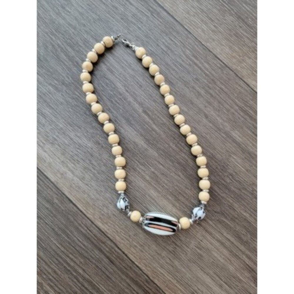 Vintage Beaded Necklace In Cream, Peach, Black And White